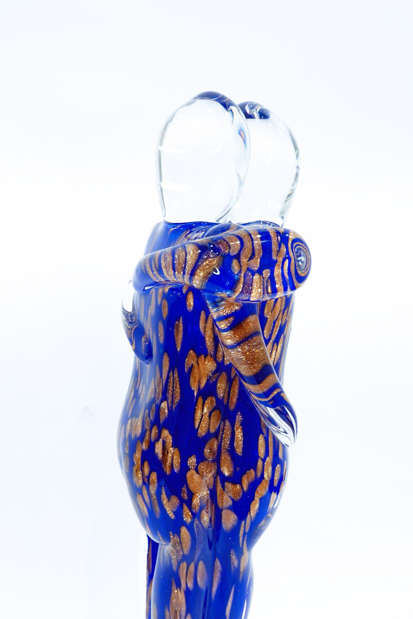 The embrace of lovers in Murano glass