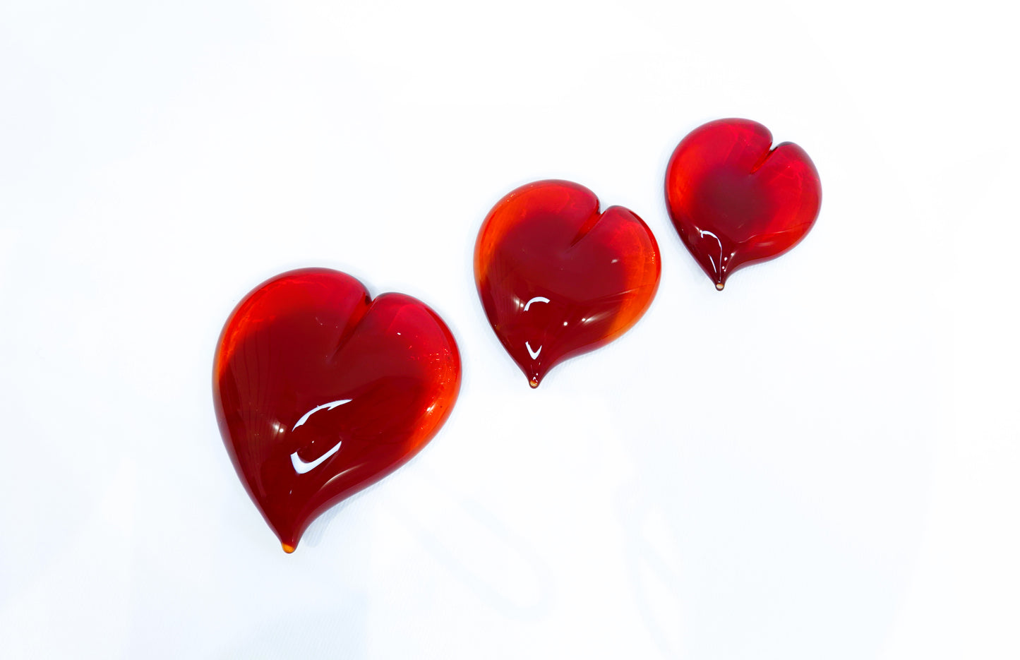 Supporting hearts in Murano glass